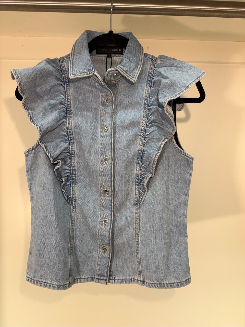Zara Sleeveless Ruffle Denim Shirt Size XS